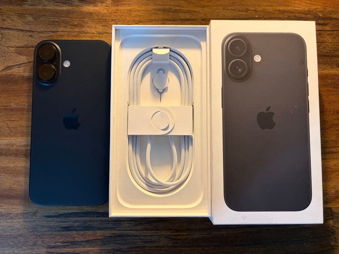 【最終値下】【送料込】iPhone 16 【128GB】ブラック SIMフリー