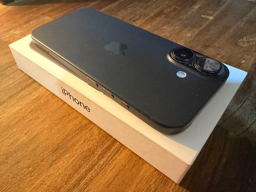 【最終値下】【送料込】iPhone 16 【128GB】ブラック SIMフリー