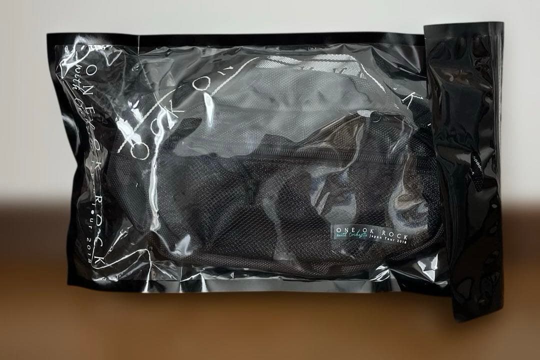 ONE OK ROCK ボディバッグ