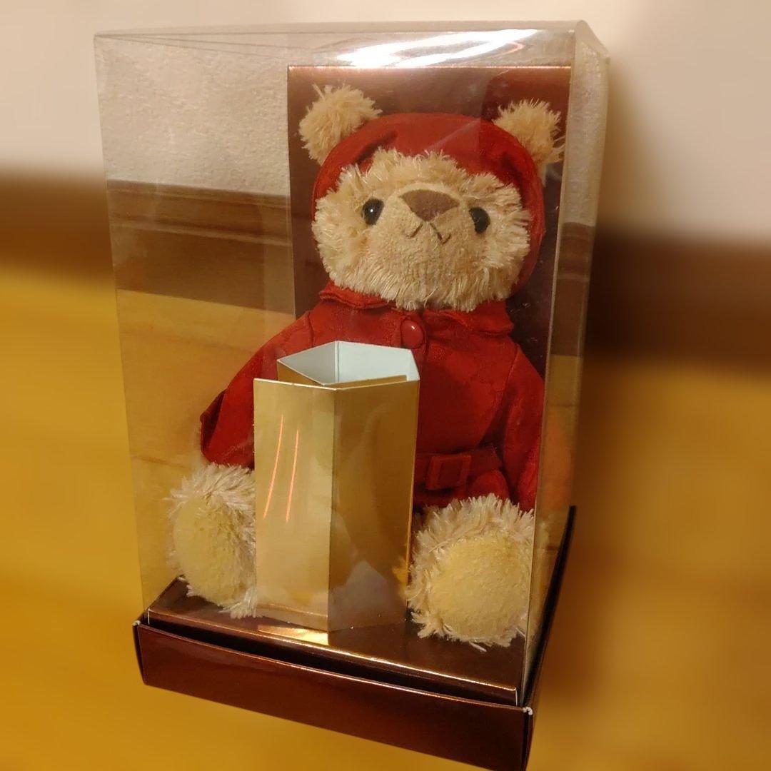 セリーヌ　　セリーヌのレッドコートベア