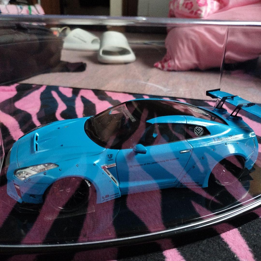 Nissan GT-R 1/18 スケールモデル 青