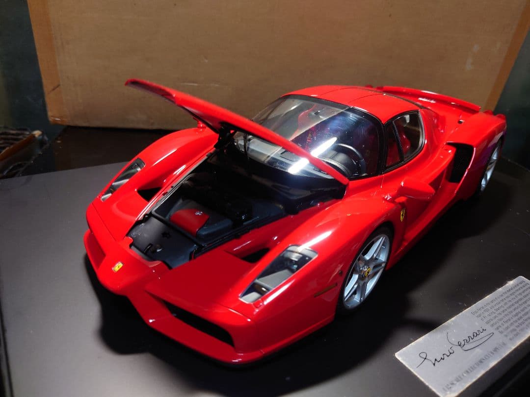 タミヤ　1/12 エンツォフェラーリ　セミアッセンブルモデル (箱に難アリ)