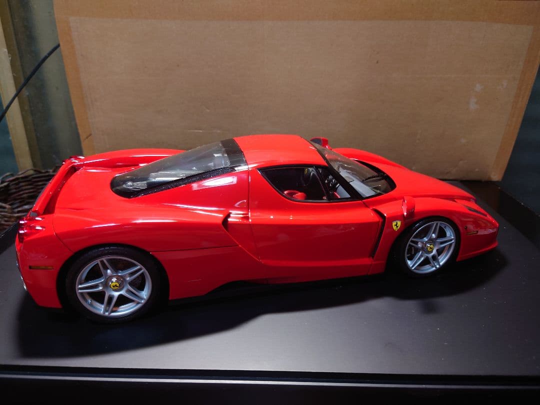 タミヤ　1/12 エンツォフェラーリ　セミアッセンブルモデル (箱に難アリ)