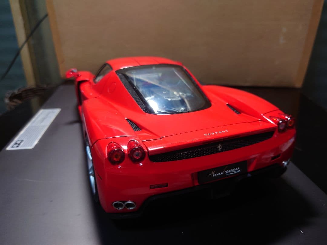 タミヤ　1/12 エンツォフェラーリ　セミアッセンブルモデル (箱に難アリ)