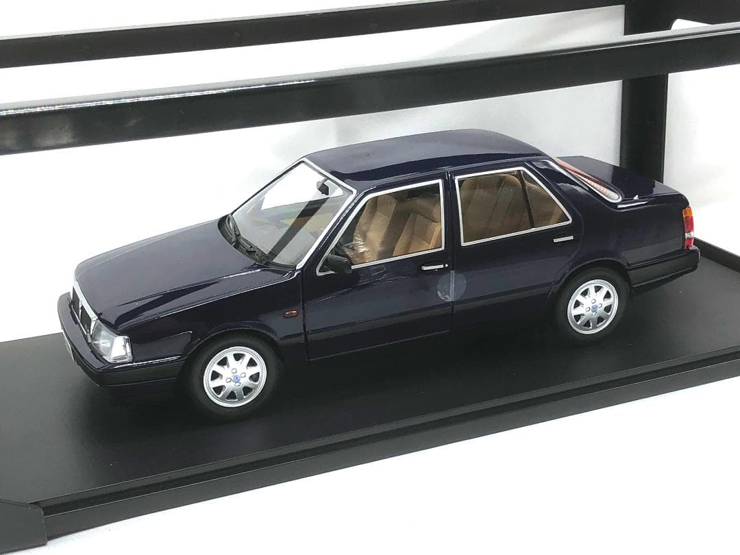 MITICA 1/18 ランチア テーマ 6V 1S 1984 ブルーランチア