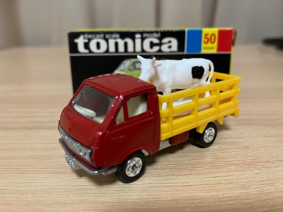 トミカ　黒箱　50-1-3 トヨタ　ハイエース　牧場トラック