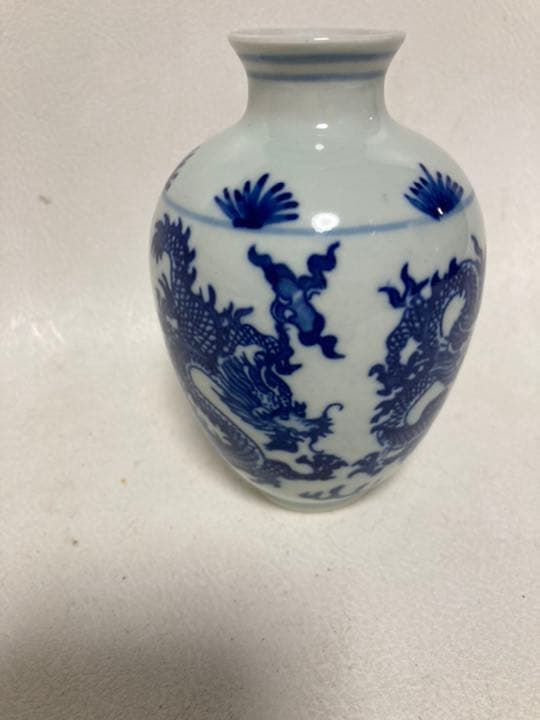 大清乾隆年製　青花龍壺