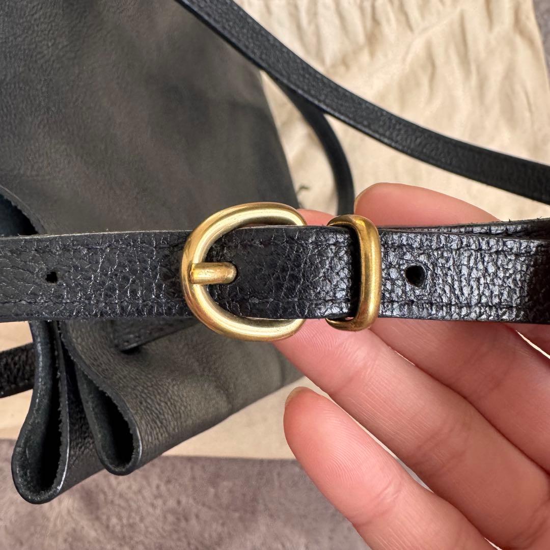 IL BISONTE レザー ショルダーバッグ ブラック　シボ革