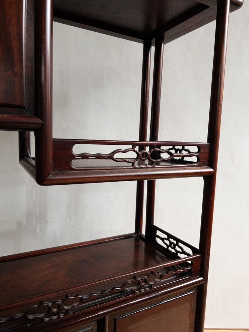 茶箪笥　天然木　茶棚 和風　和室家具　唐草透彫 高級家具　透かし彫り