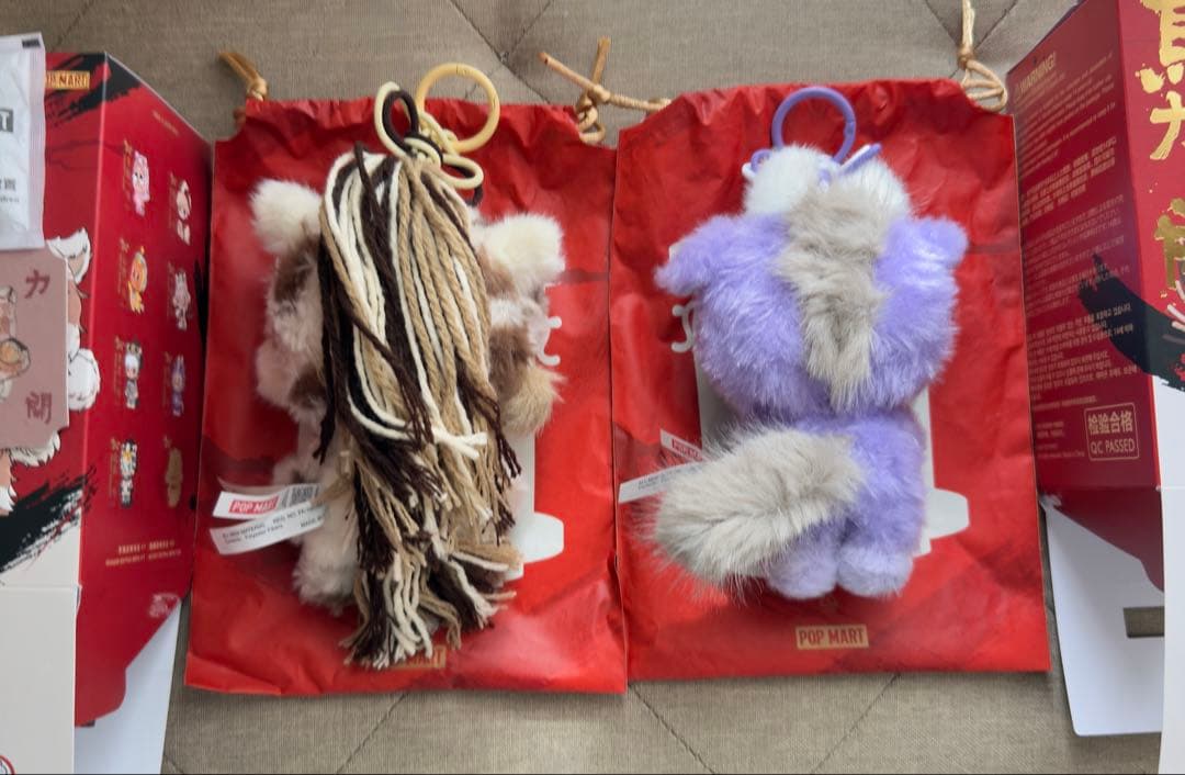 POPMART have a good run 馬力全開　スカルパンダ　ラブブ