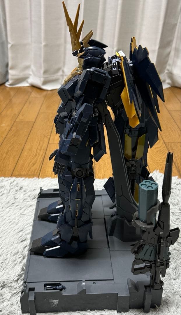 ユニコーンガンダム2号機バンシィ　60/1スケール完成品