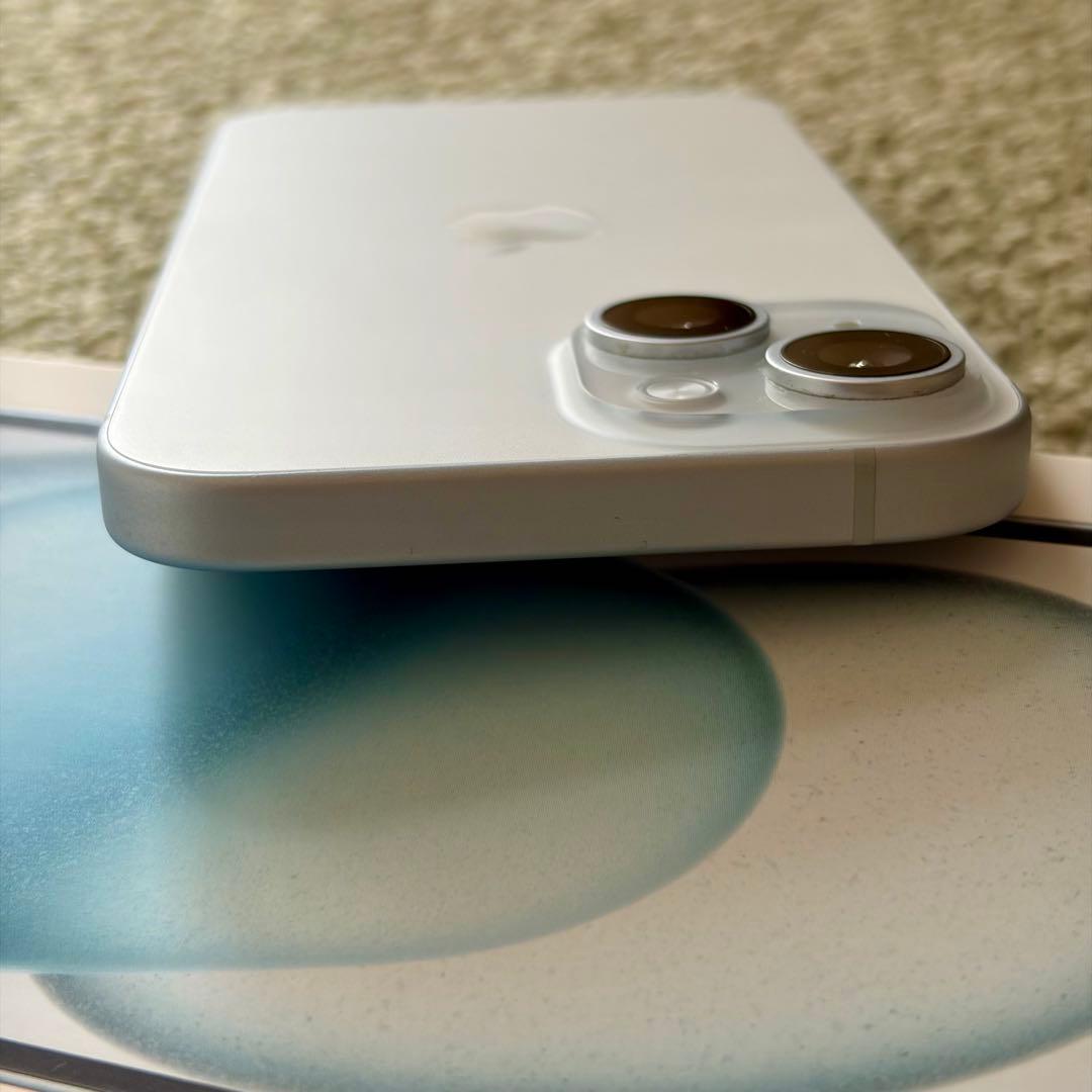 iPhone15 本体　256GB ブルー