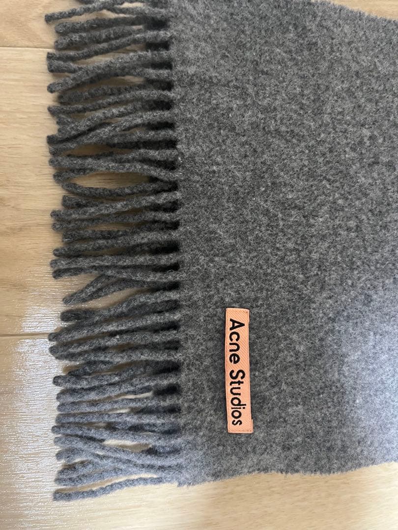 Acne Studios グレー　フリンジマフラー　ストール