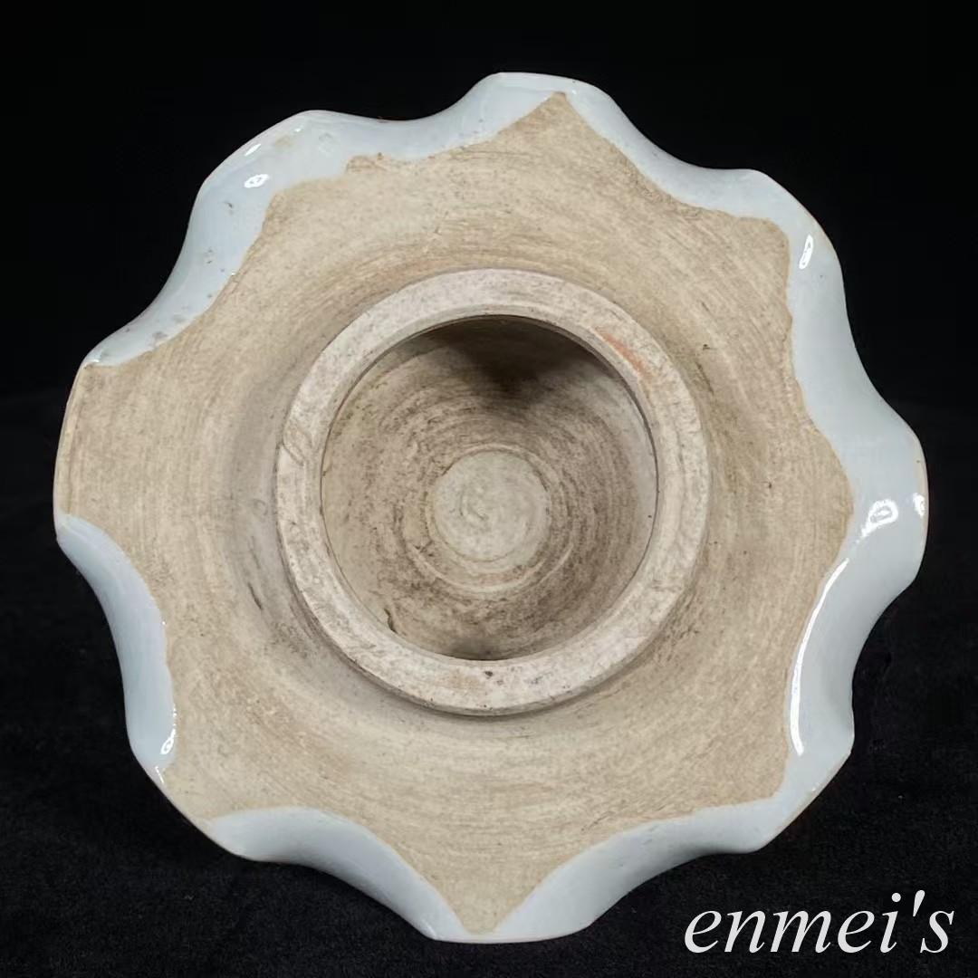 中国古美術・元款青花龍紋荷葉罐・青花磁・純手描き・陶芸・花瓶・文房具・置物・書道