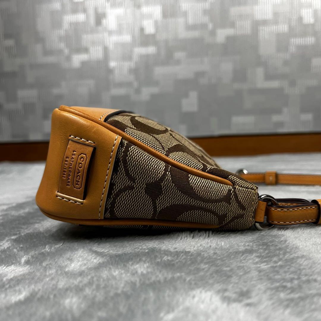 美品 COACH コーチ アクセサリーポーチ シグネチャー ベージュ 6094