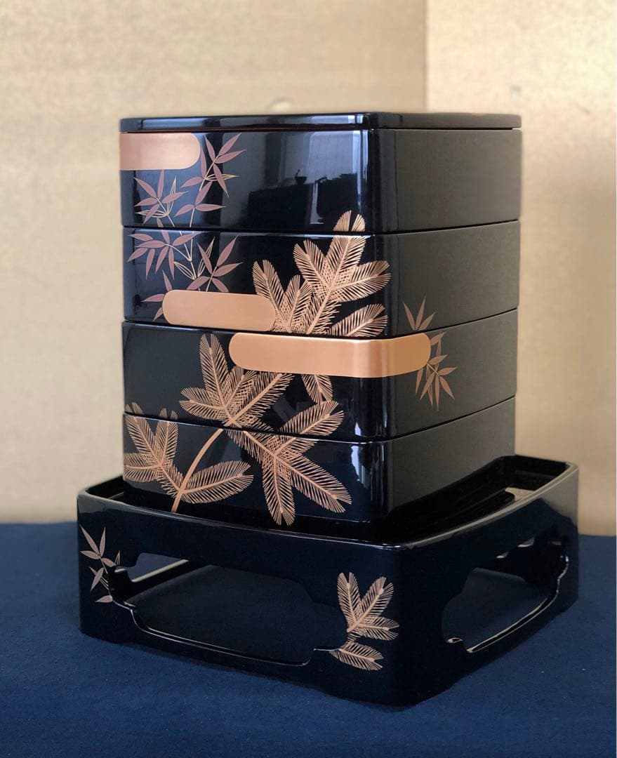 《R》輪島塗 松竹梅蒔絵 四段重 重台付 木箱 251222か2