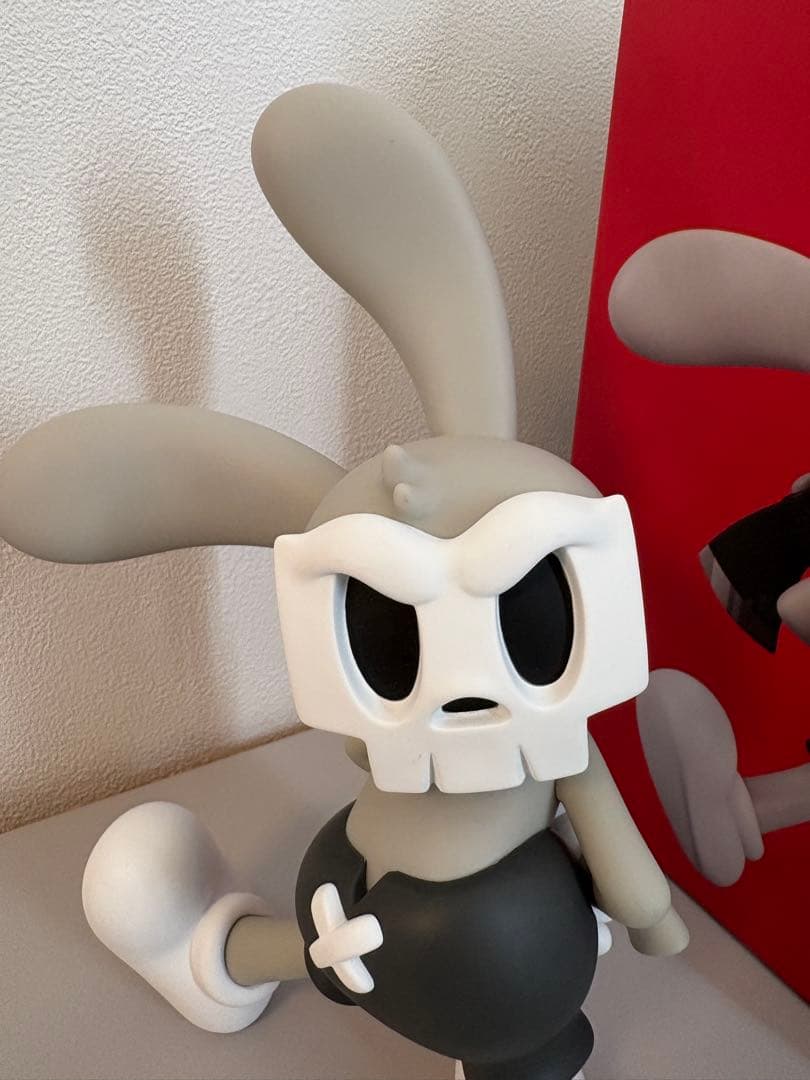 SUPERPLASTIC GUGGIMON スーパープラスチックフィギア