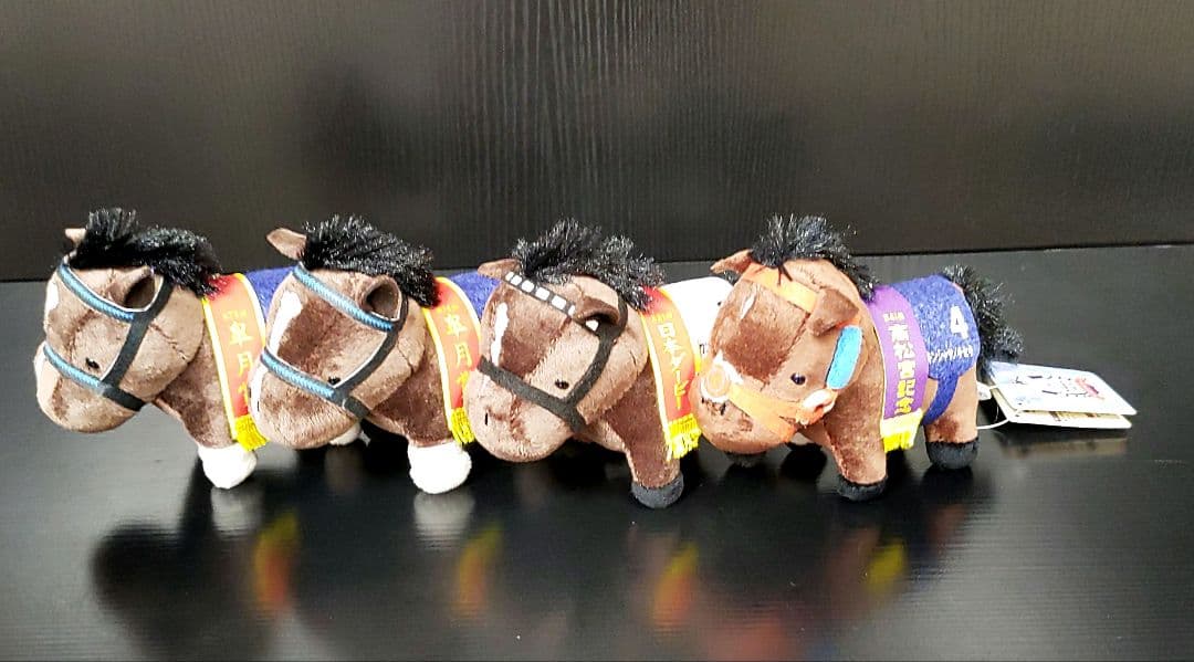 サラブレッドコレクション 馬服マスコットボールチェーン３種他 全19頭セット