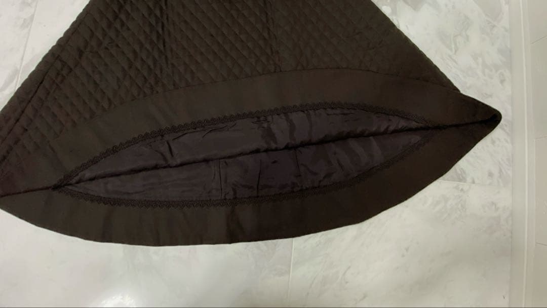 美品★FOXEYフォクシースカート クロスフレア ロゴプレート付キルティング40