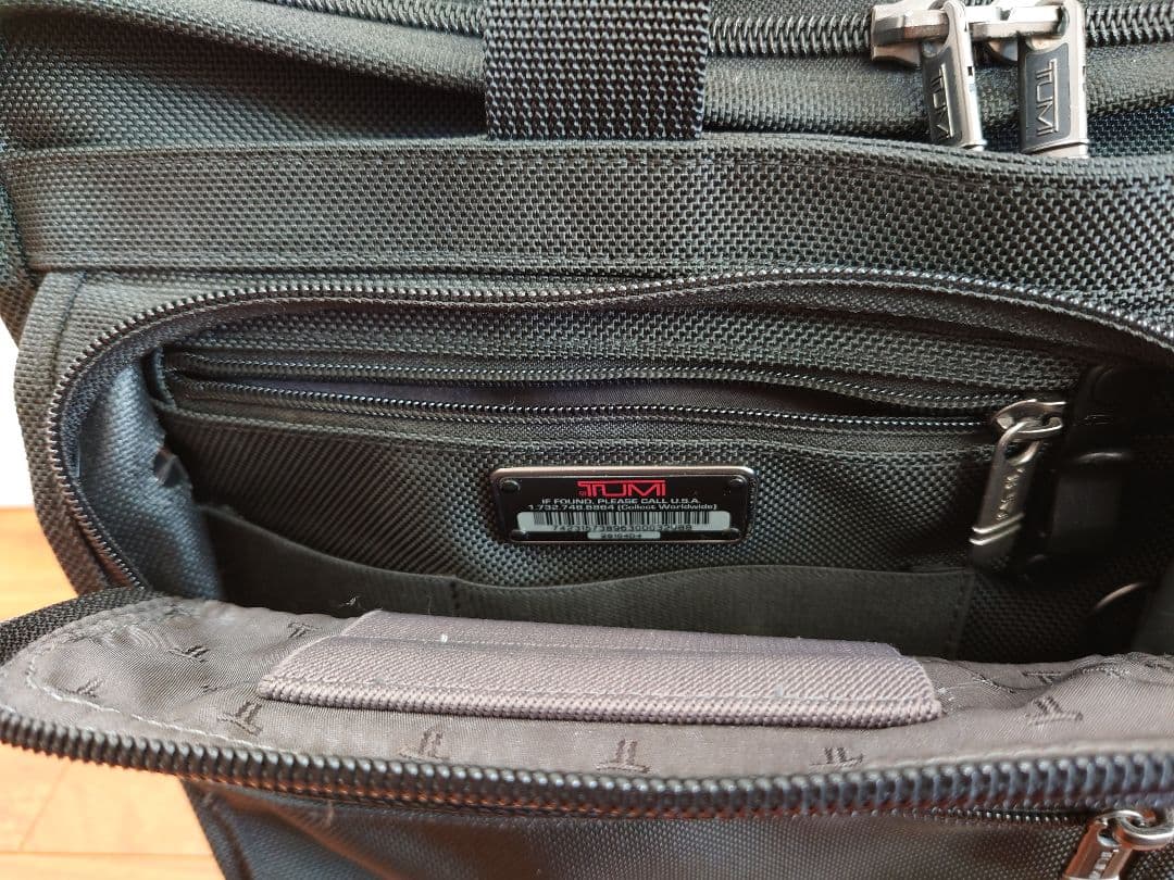 TUMI ブラック キャリーバッグ