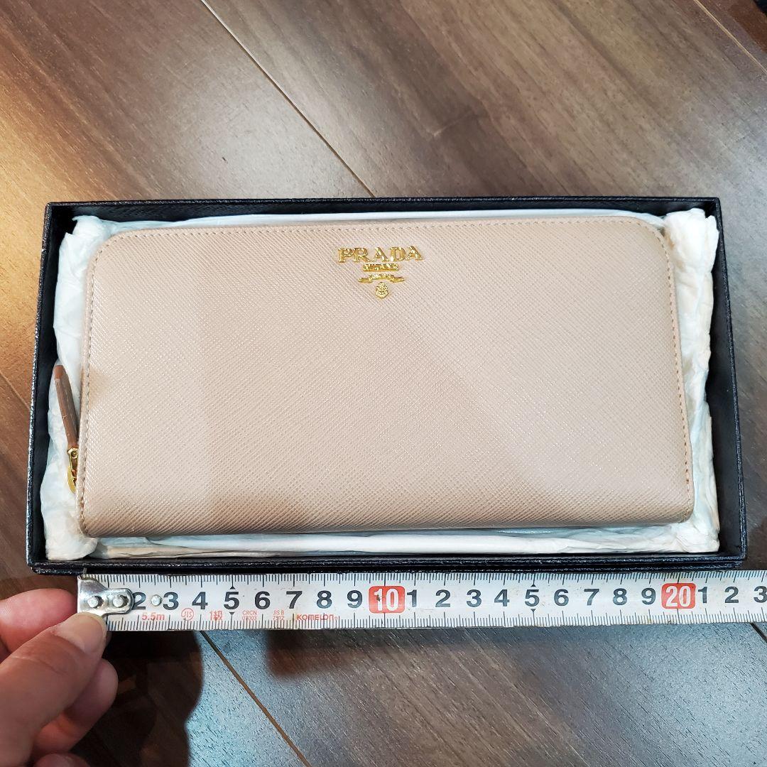 長財布プラダ