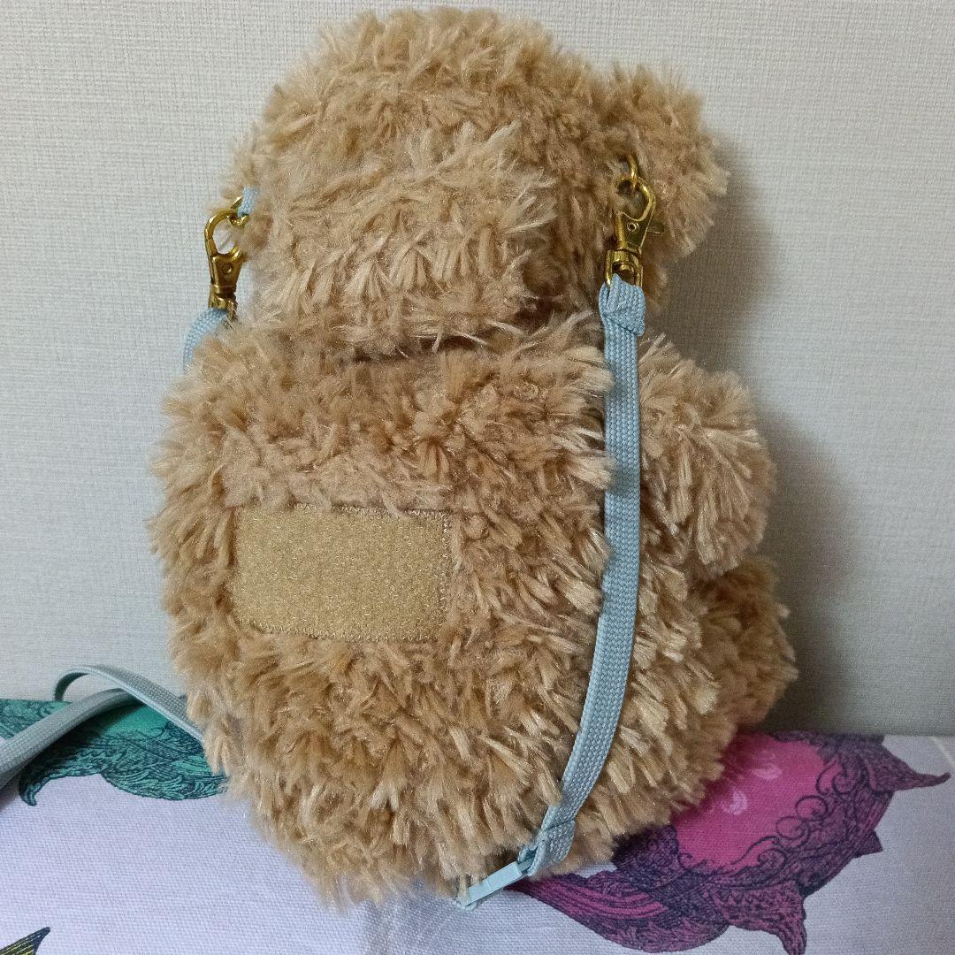 クマのぬいぐるみ ハート型クッション付き