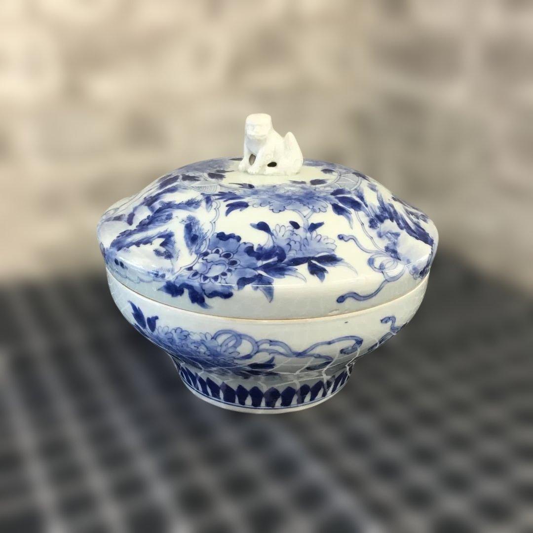 青白磁 獅子取っ手の陶器の器