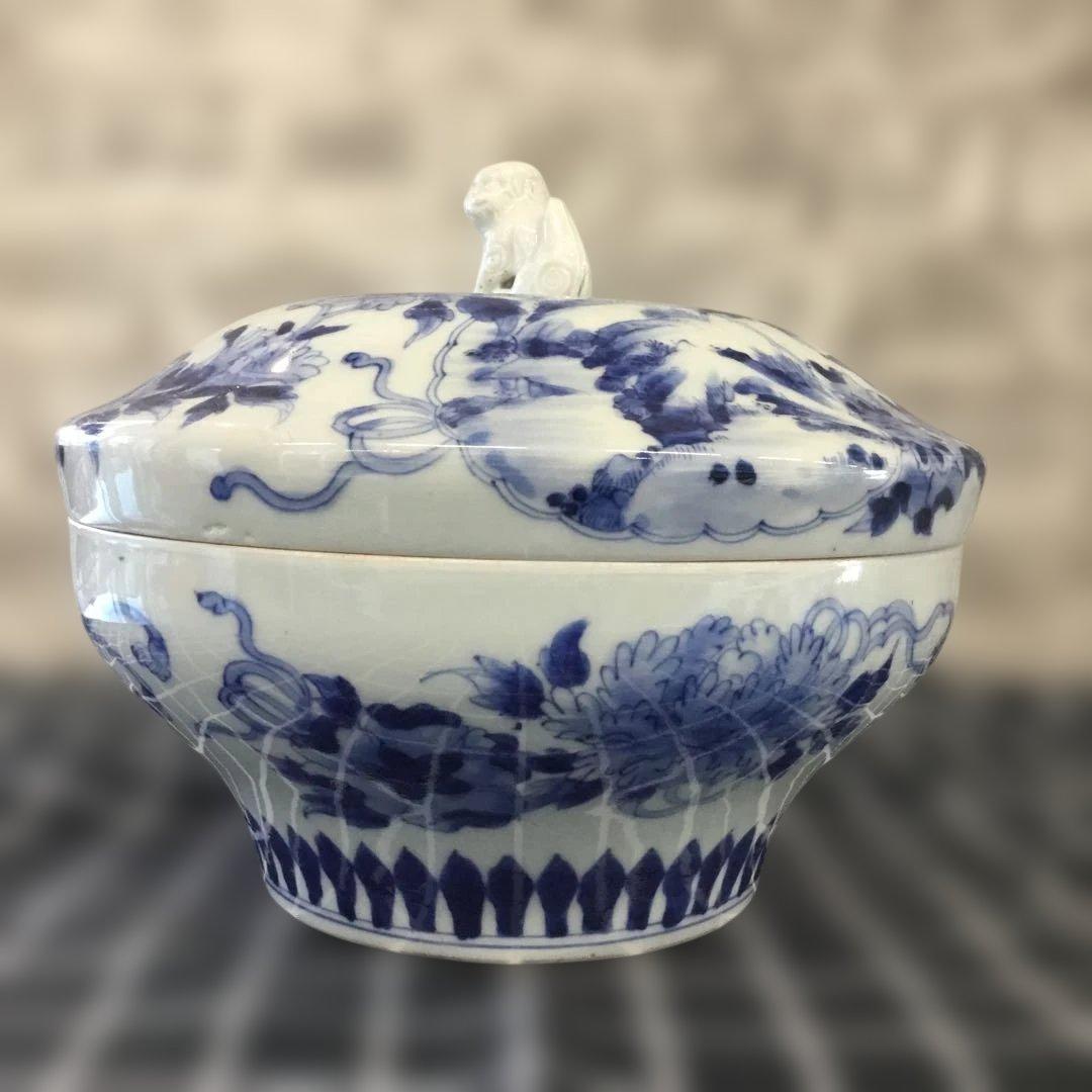 青白磁 獅子取っ手の陶器の器