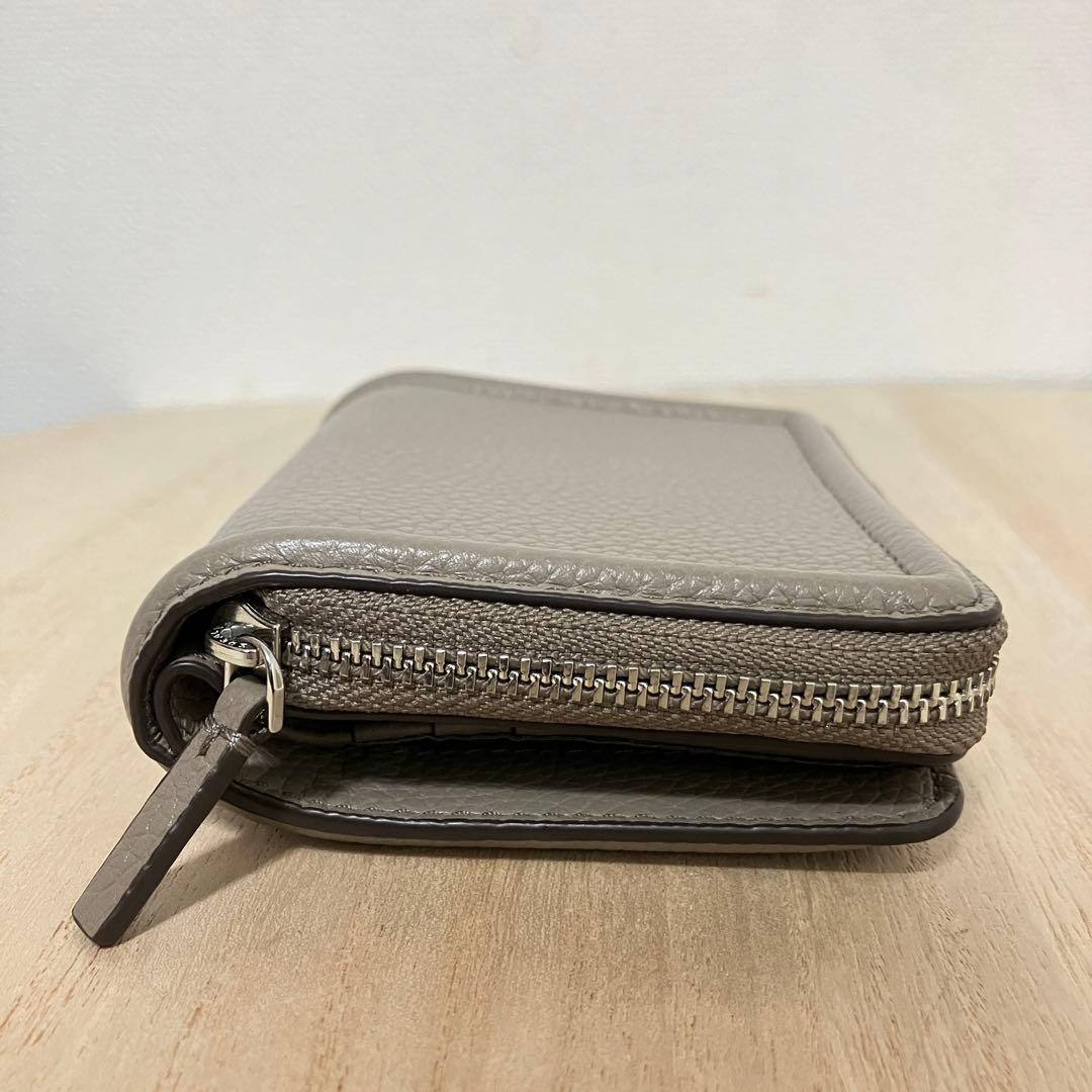 未使用✨ トリーバーチ✨二つ折り財布✨グレージュ✨レザー ✨コンパクト