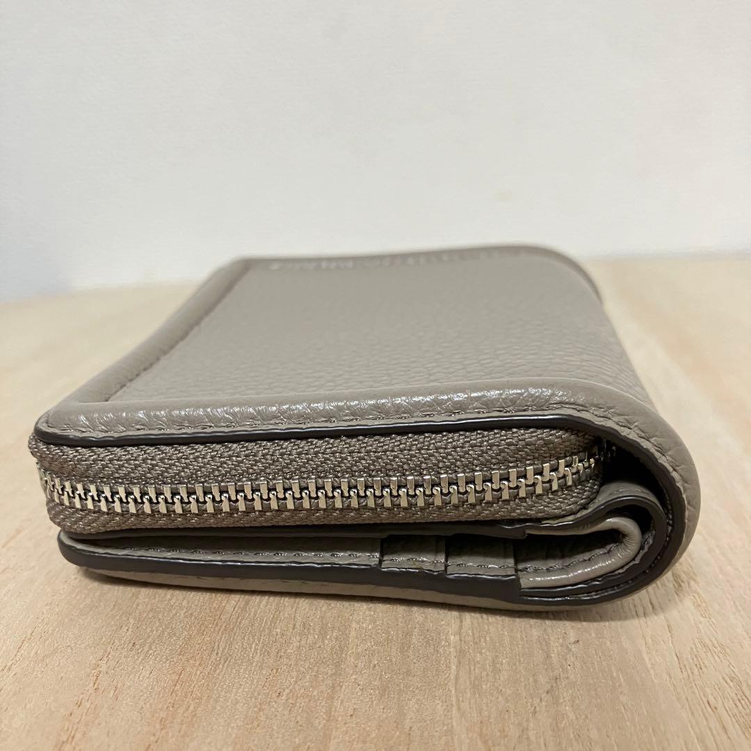 未使用✨ トリーバーチ✨二つ折り財布✨グレージュ✨レザー ✨コンパクト