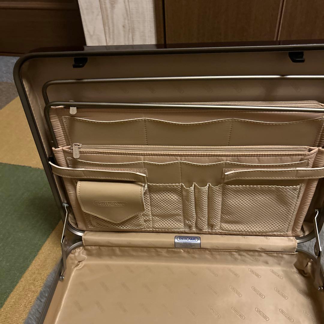 美品　リモワ アタッシュケース ポリカーボネート 18L ビジネス