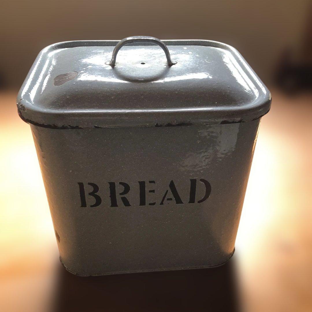 アンティーク　ブレッド缶