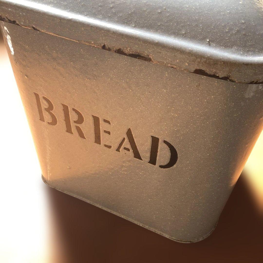アンティーク　ブレッド缶