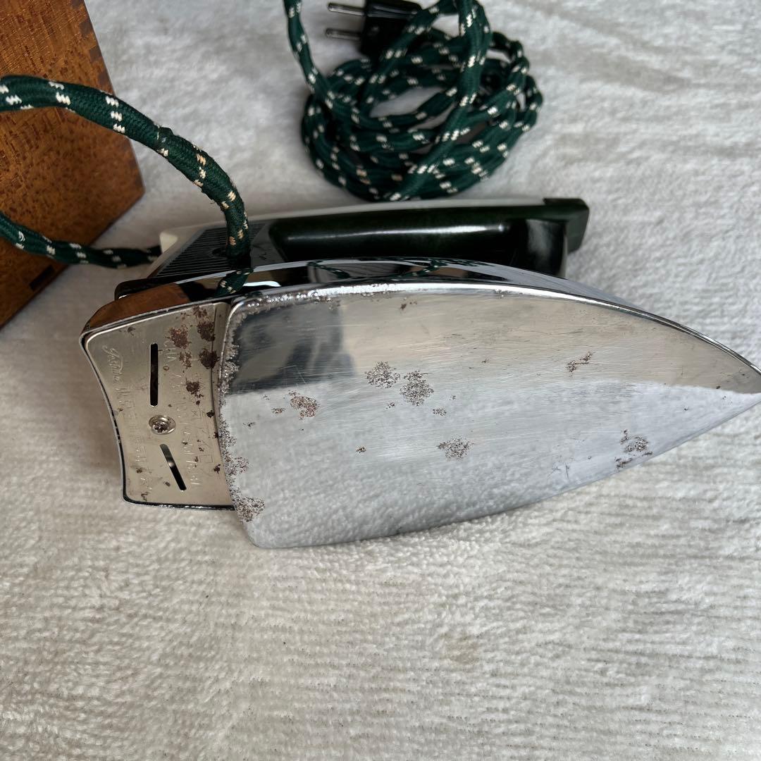 昭和物　CHA-43型アイロン 緑/白 木製ケース付き