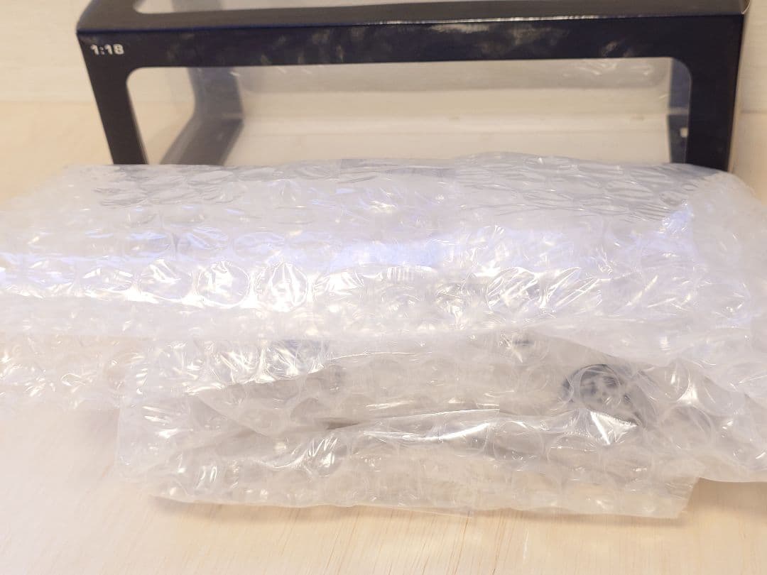 ポルシェ 911 カレラ ホワイト 1/18 オートアート 一部欠けあり