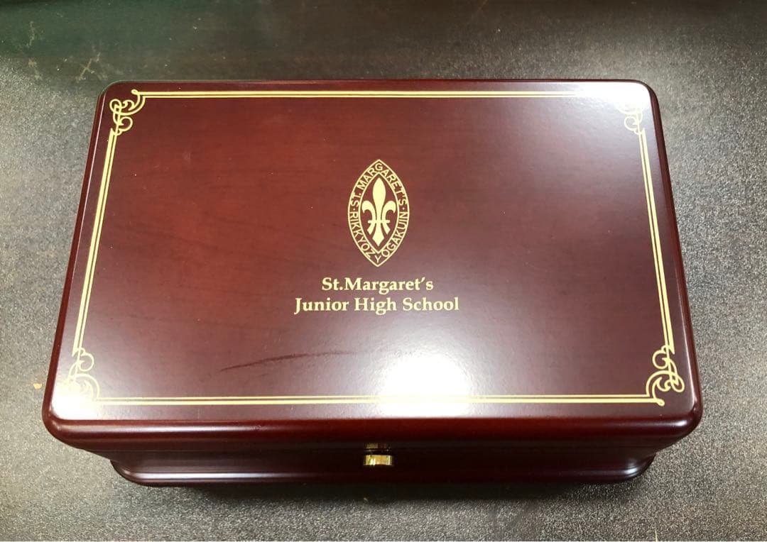 値引きします。立教女学院中学校　卒業記念品　木製オルゴールボックス