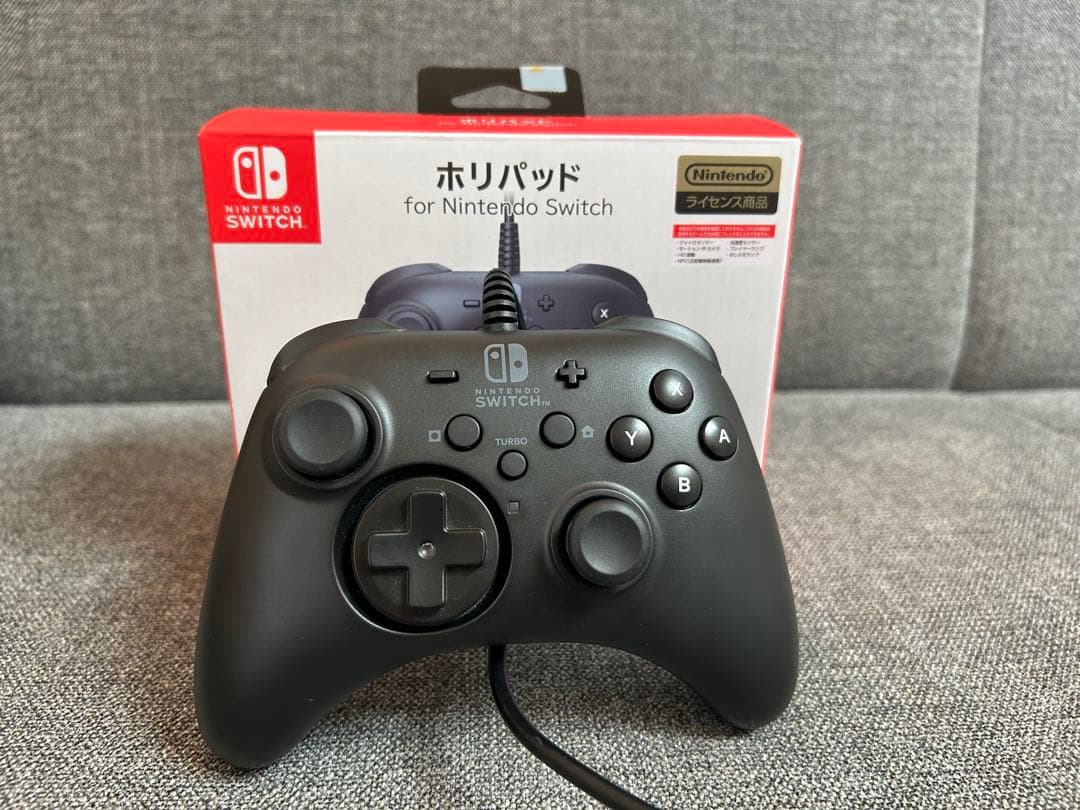 Nintendo Switch 本体 Joy-Con、ホリパッド付き