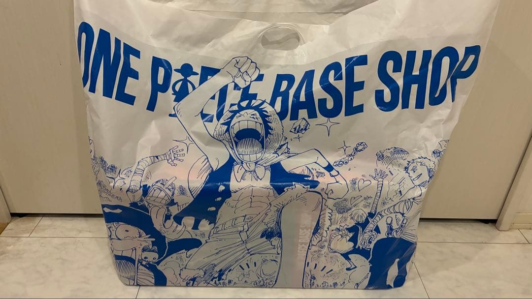 ワンピースベースショップ 1番くじ ルフィ フィギュア コミックスカラー