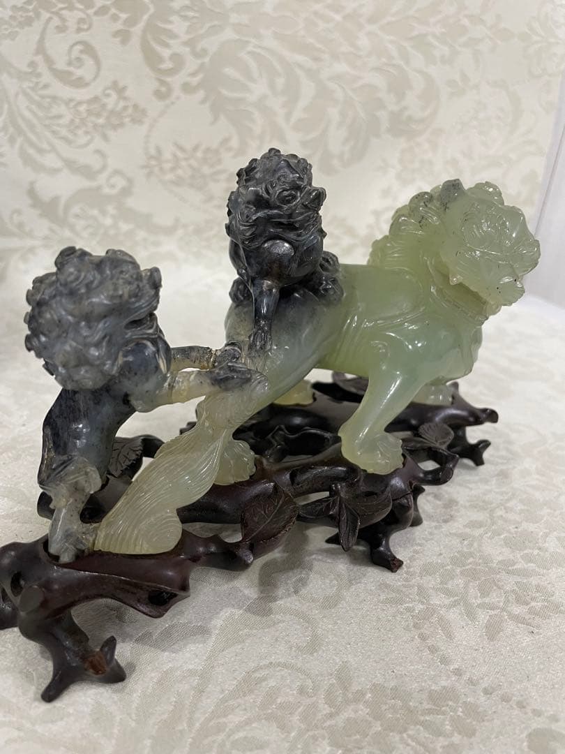 希少　中国骨董　美術品　翡翠　青島獅子　天然石　置物　年代物　台座付き　箱付き