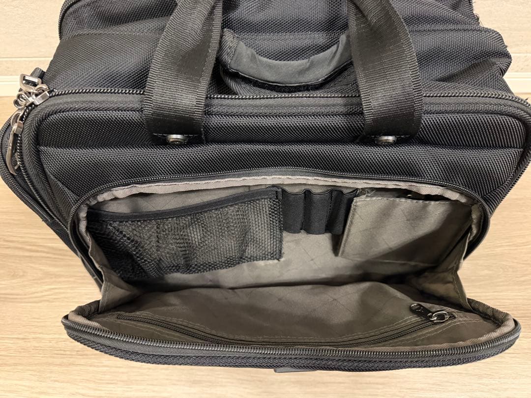 Travel Pro Flight Crew5ビジネスバッグ ナイロン　ブラック