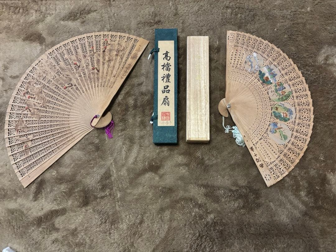 白檀　透かし彫り　扇子　4本セット　高檔禮品扇　木製　保管品