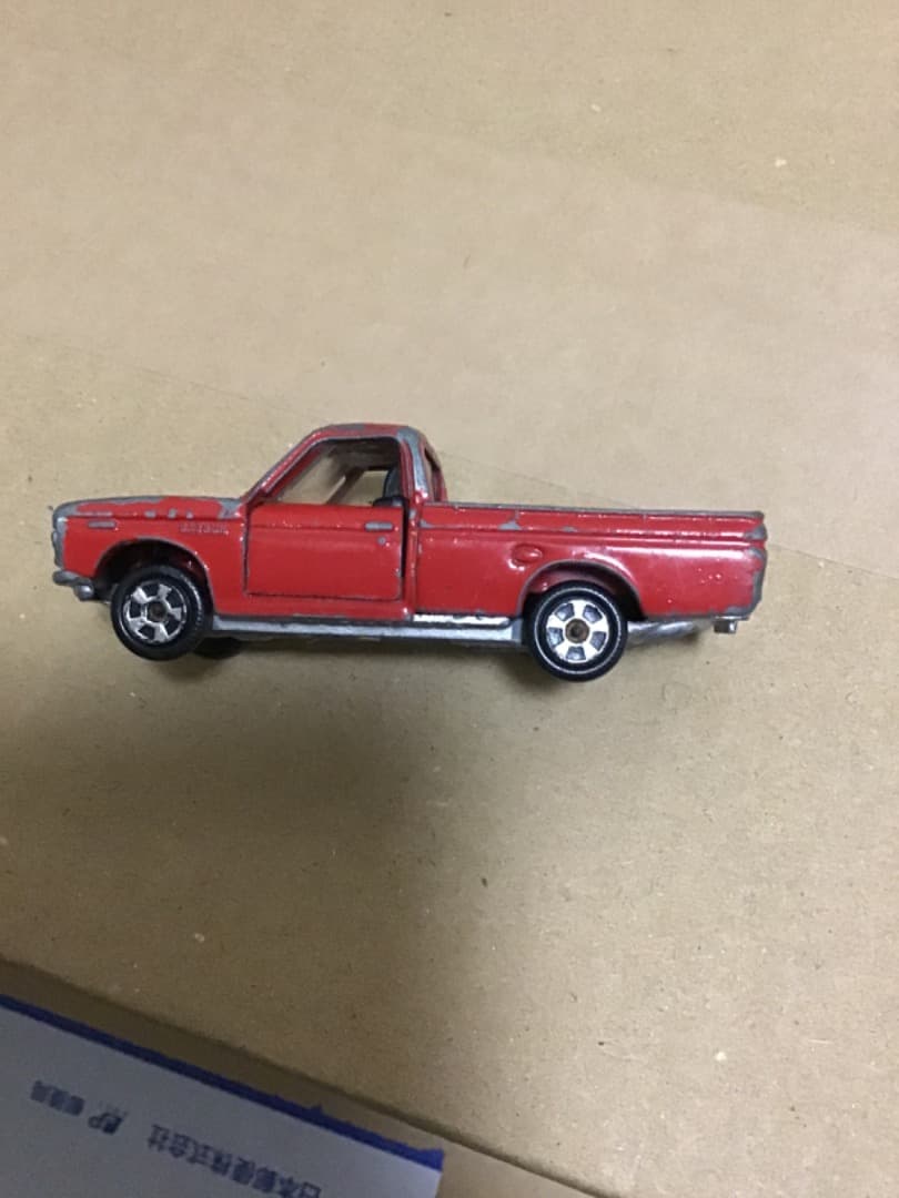 香港トミカ ダットサントラック