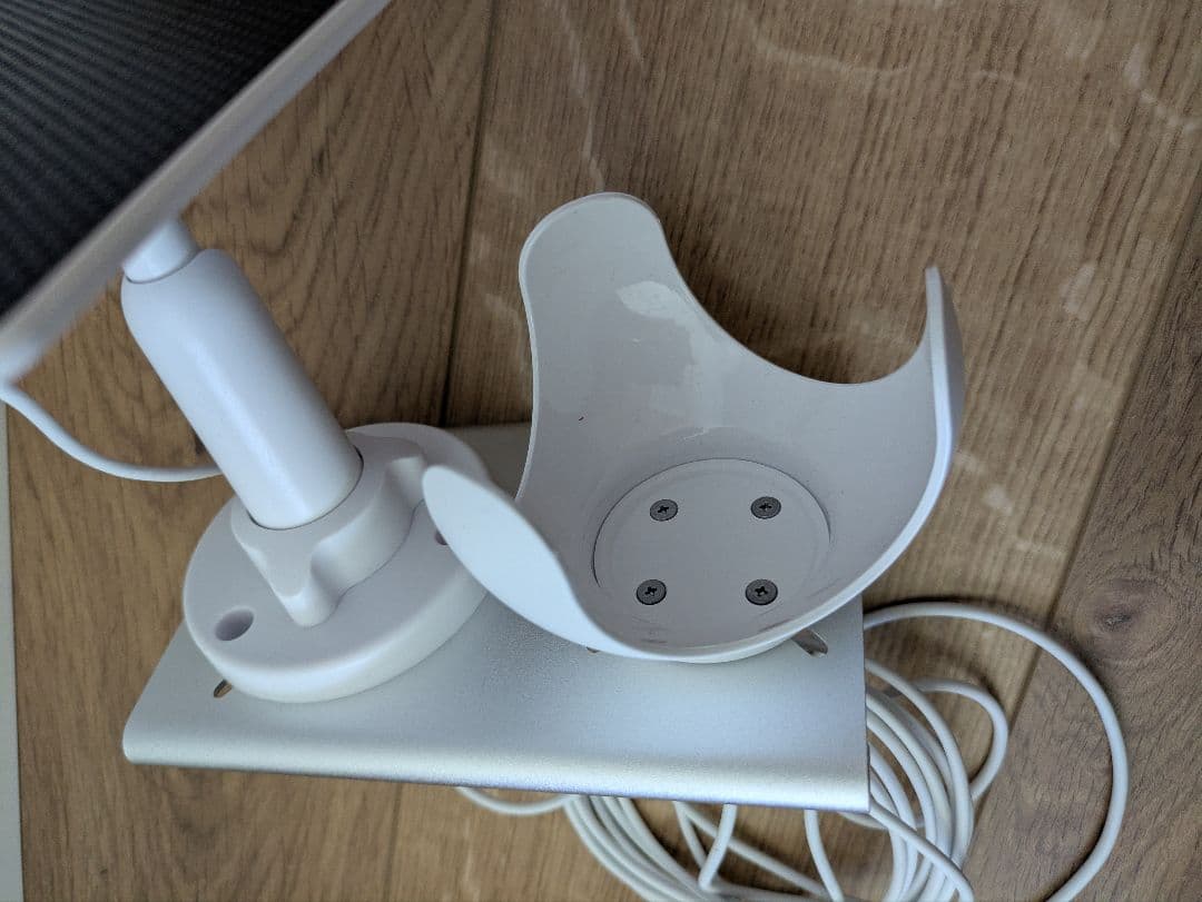 スイッチボット防犯カメラ（ソーラーパネル、マウント付き）