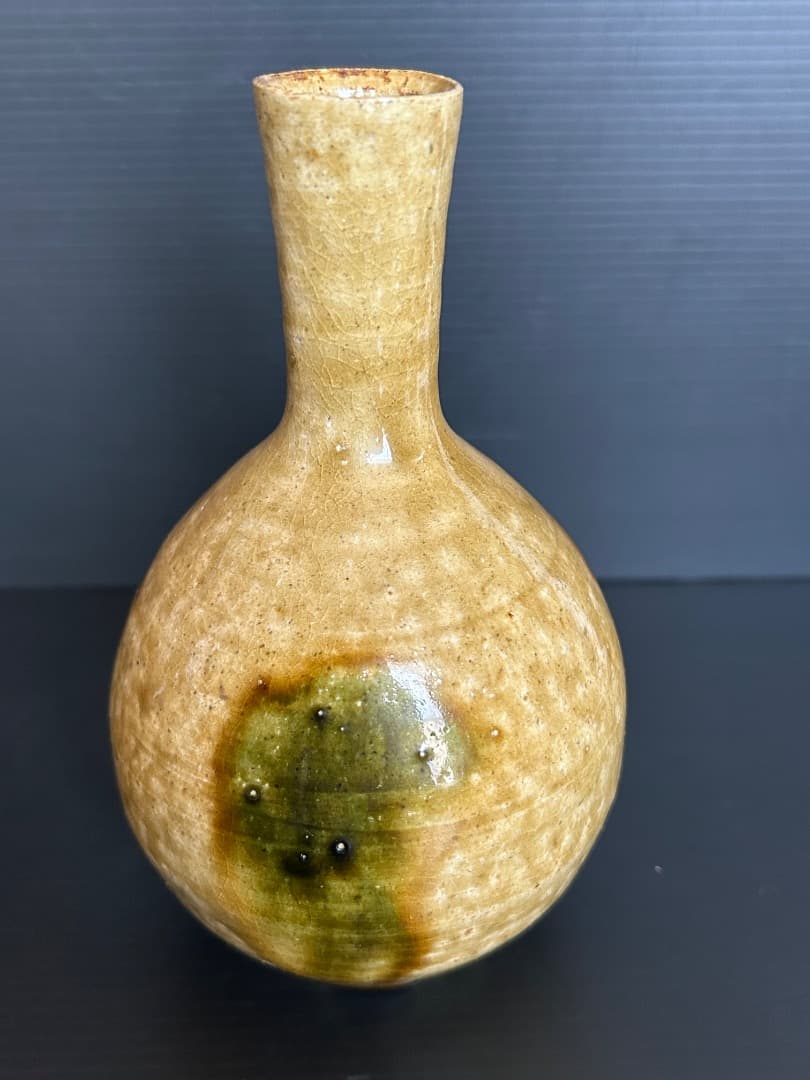 黄瀬戸の徳利と猪口 (加藤春鼎作)