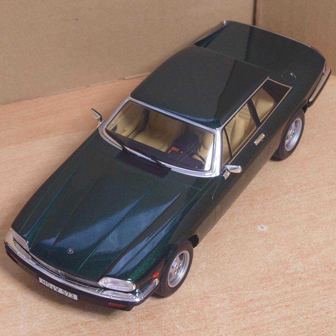 1/18 ジャガーXJ-S 5.3H.E. クーペ 1982 グリーンメタリック