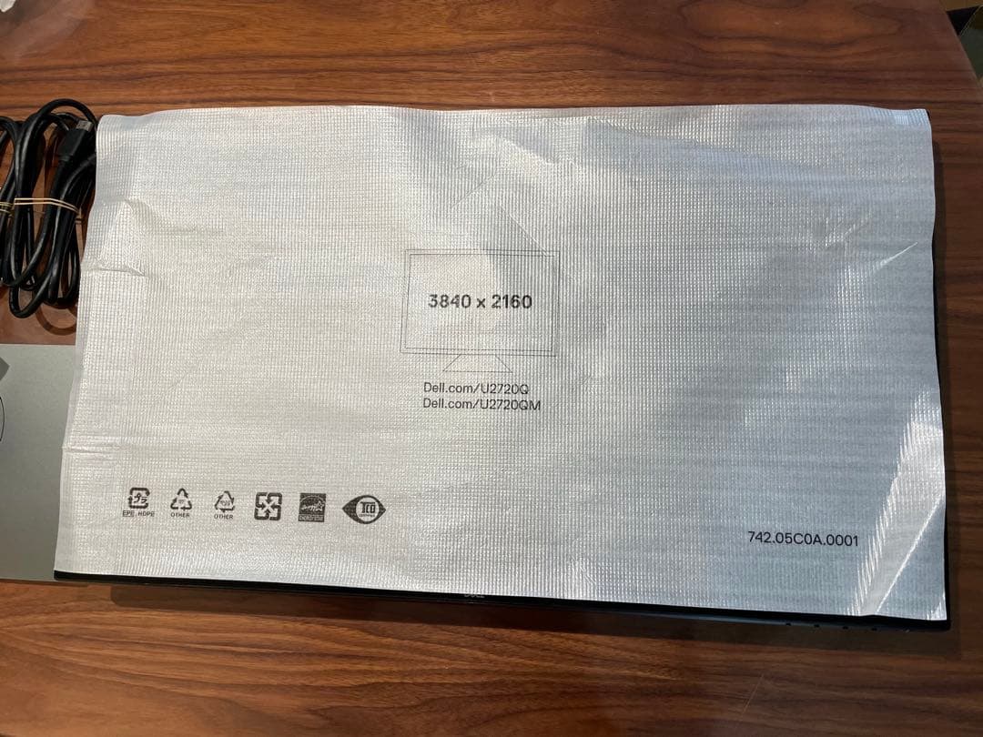 DELLデジタルハイエンド27 4K USB-Cモニター　U2720QM