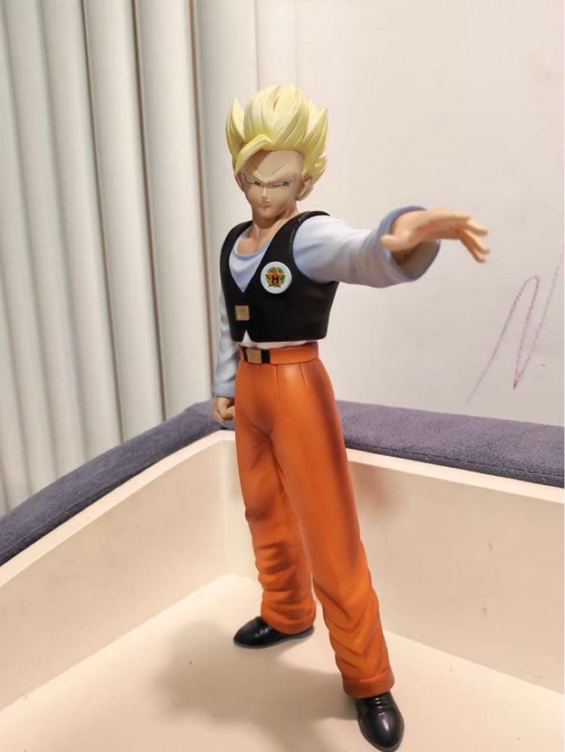 ドラゴンボール　孫悟飯　フィギュア