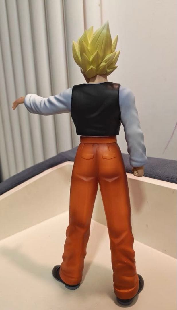 ドラゴンボール　孫悟飯　フィギュア