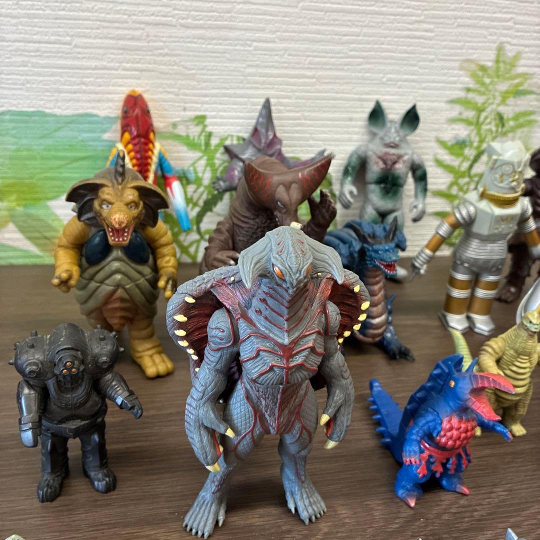 ウルトラマン　怪獣　フィギュア　26体