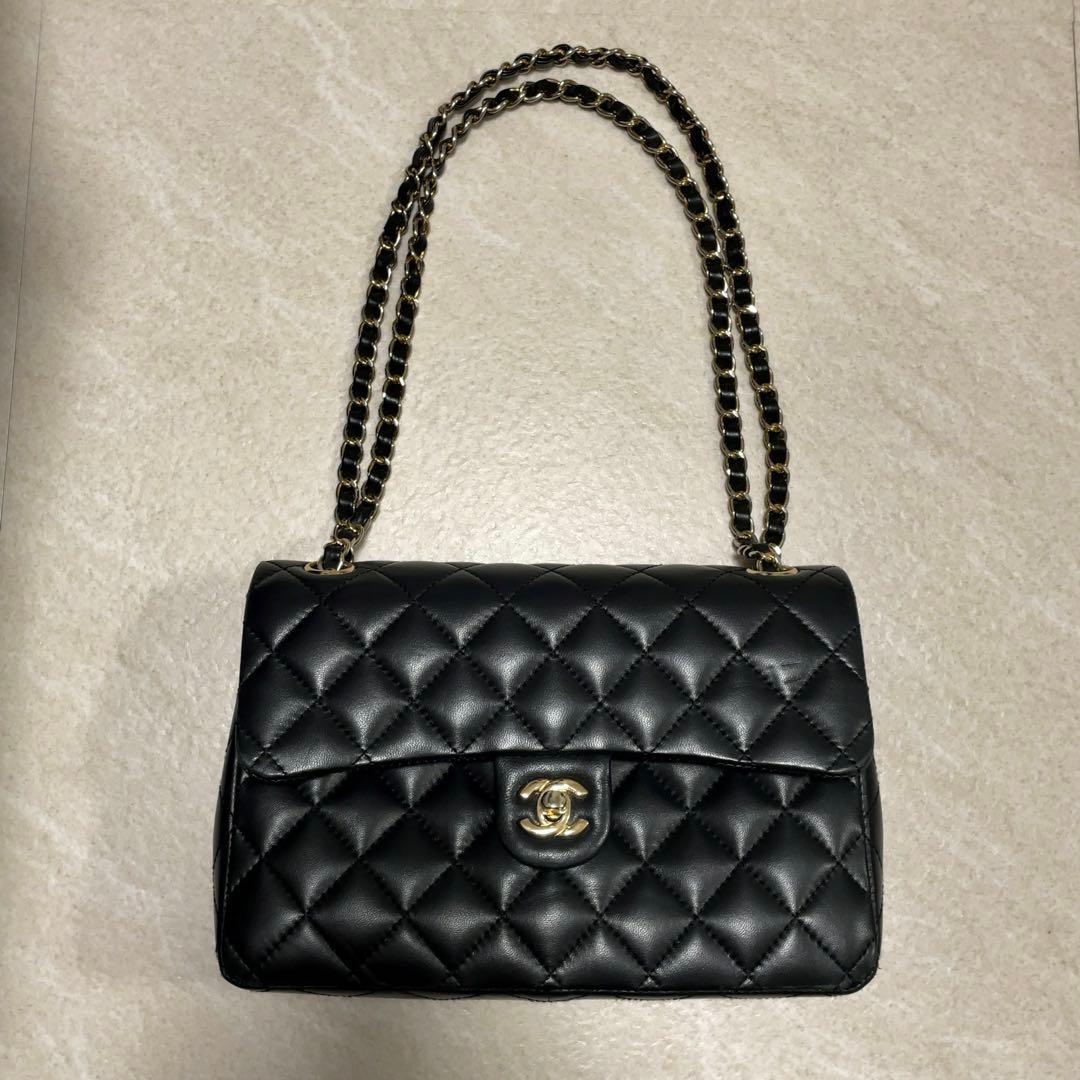 CHANEL ブラック レザー キルティング マトラッセ ショルダーバッグ